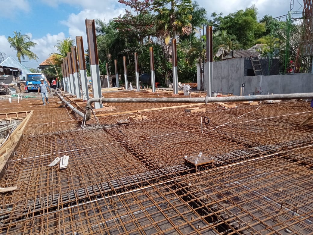 Steel reinforcement prepared for a concrete foundation